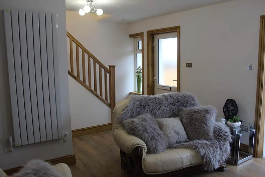 3 Bedroom Terrace Holiday Home Great Torrington Eksteriør billede