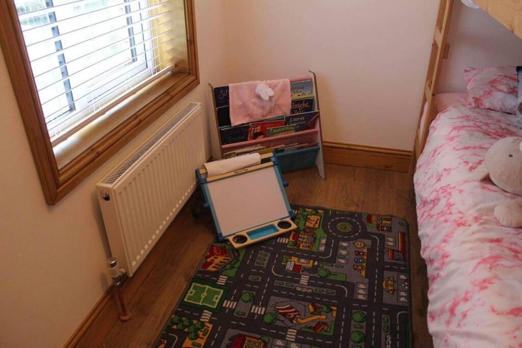 3 Bedroom Terrace Holiday Home Great Torrington Eksteriør billede