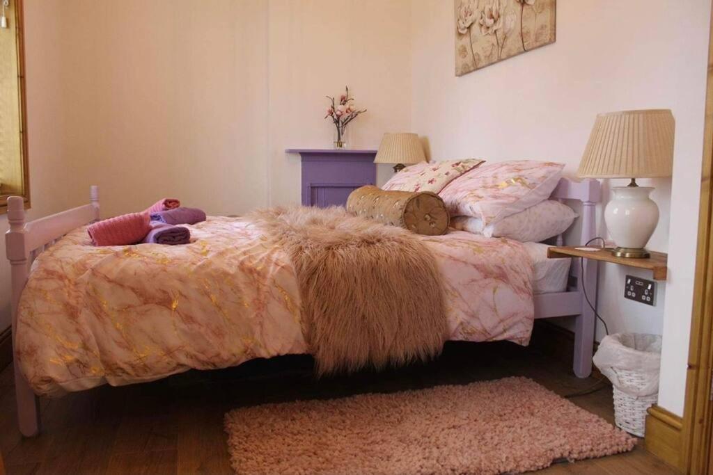 3 Bedroom Terrace Holiday Home Great Torrington Eksteriør billede