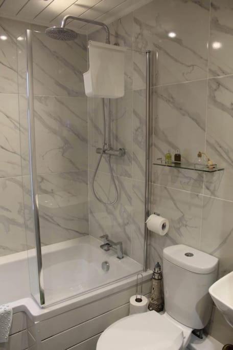 3 Bedroom Terrace Holiday Home Great Torrington Eksteriør billede