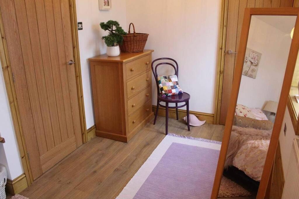 3 Bedroom Terrace Holiday Home Great Torrington Eksteriør billede